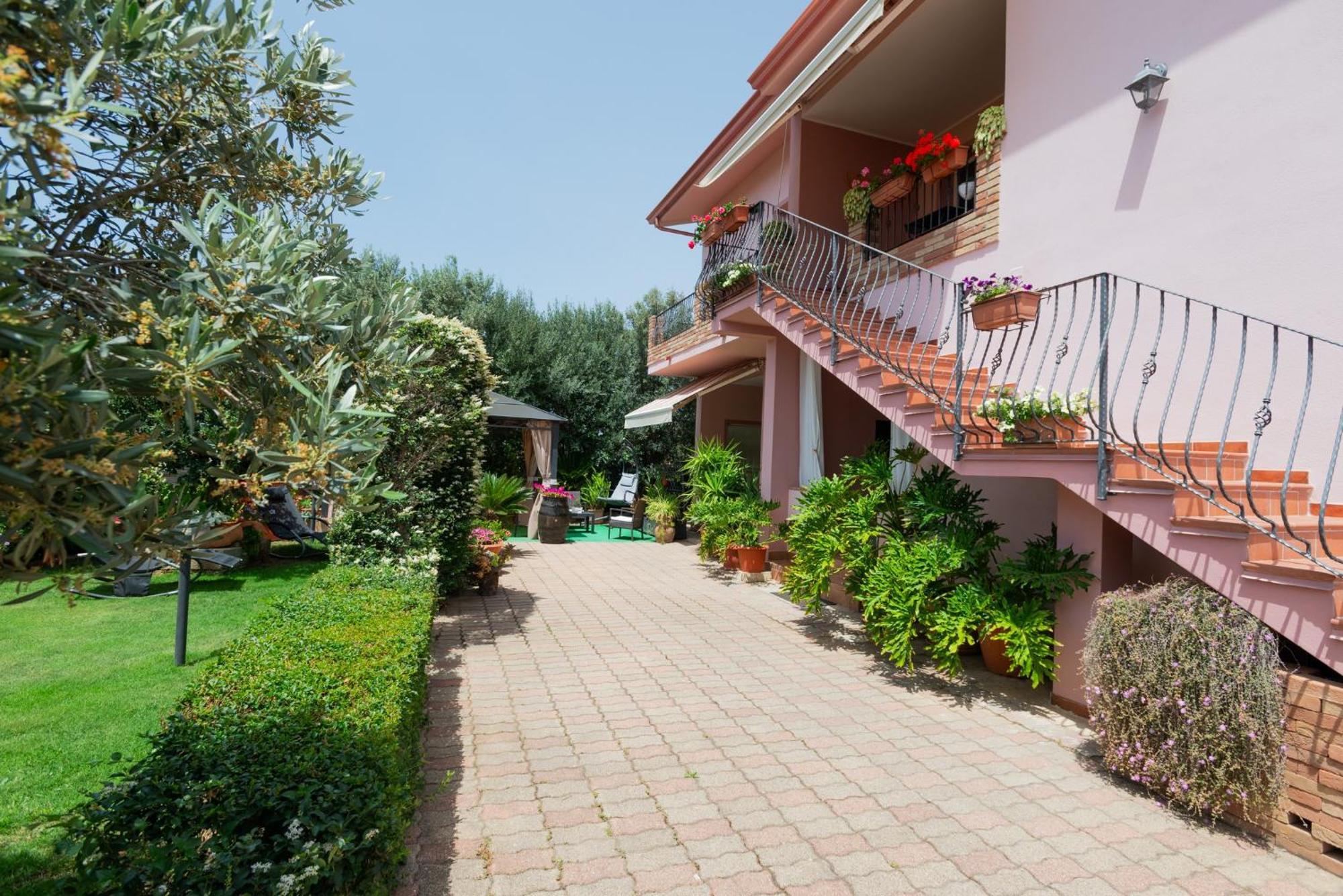 B&B L'Asfodelo Villa San Pietro Eksteriør bilde